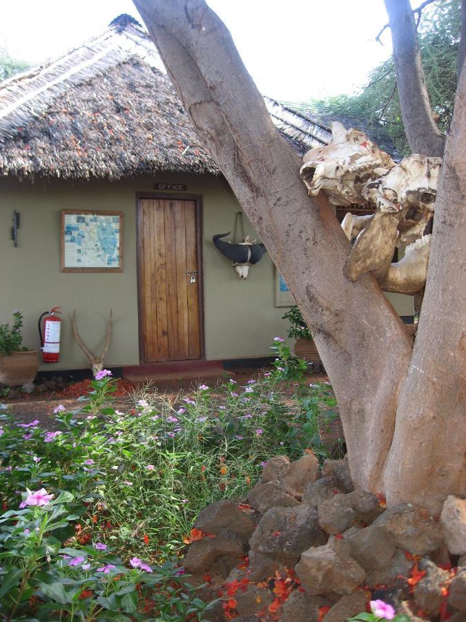 Severin Safari Camp Tsavo West National Park Екстериор снимка